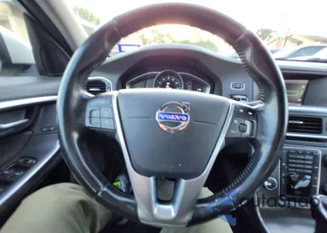 2014 Volvo S60 T5 z USA, uszkodzony, nr VIN YV1612FS5E2296652